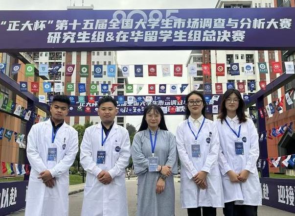 邓淋方：不做虚功，向下扎根
